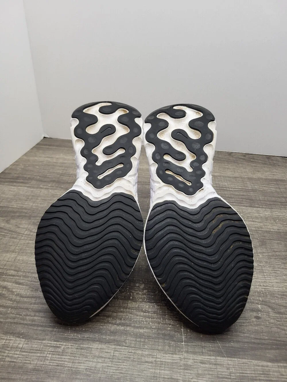 Nike React Phantom Run Flyknit 2 Women's Size 6 Running Shoes Black White Oreo